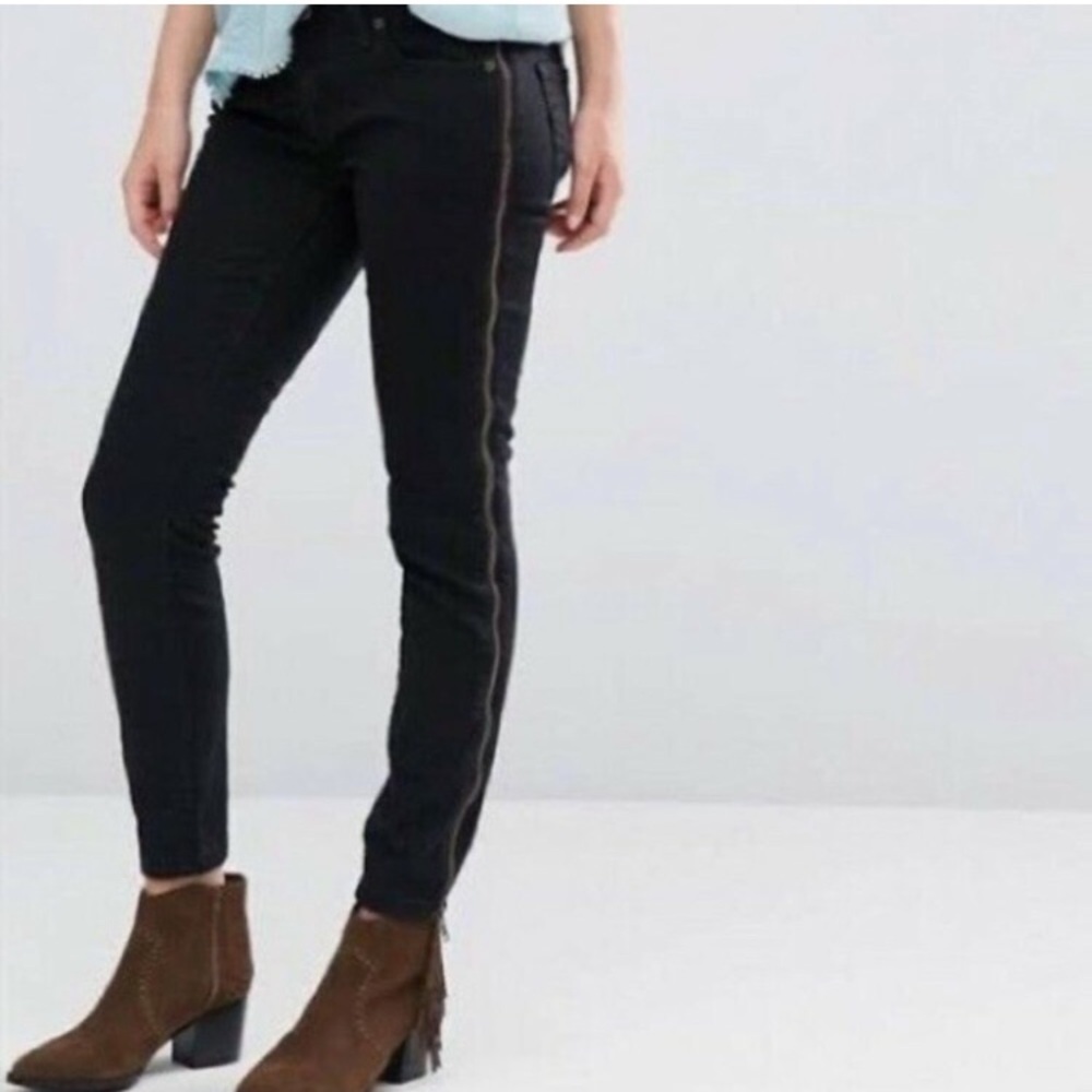 Free People Full Size Zipper Black Skinny Jeans Size 27